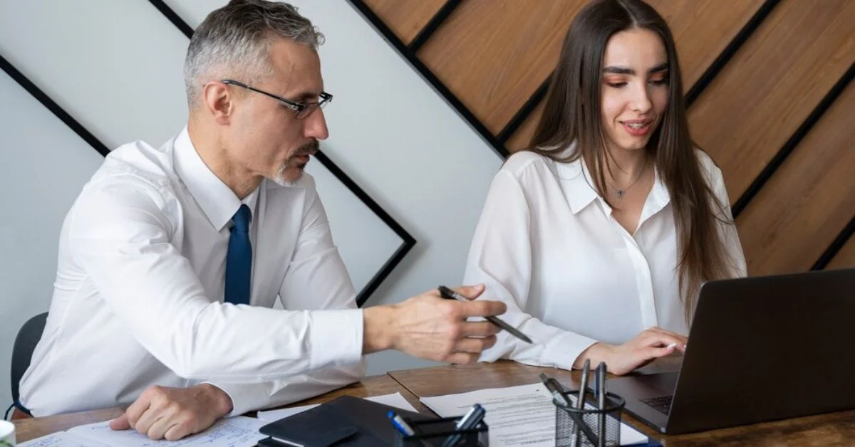 Contract vs. Full-Time Employees