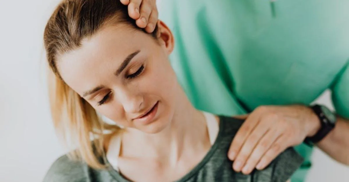 pinched nerve shoulder blade pain