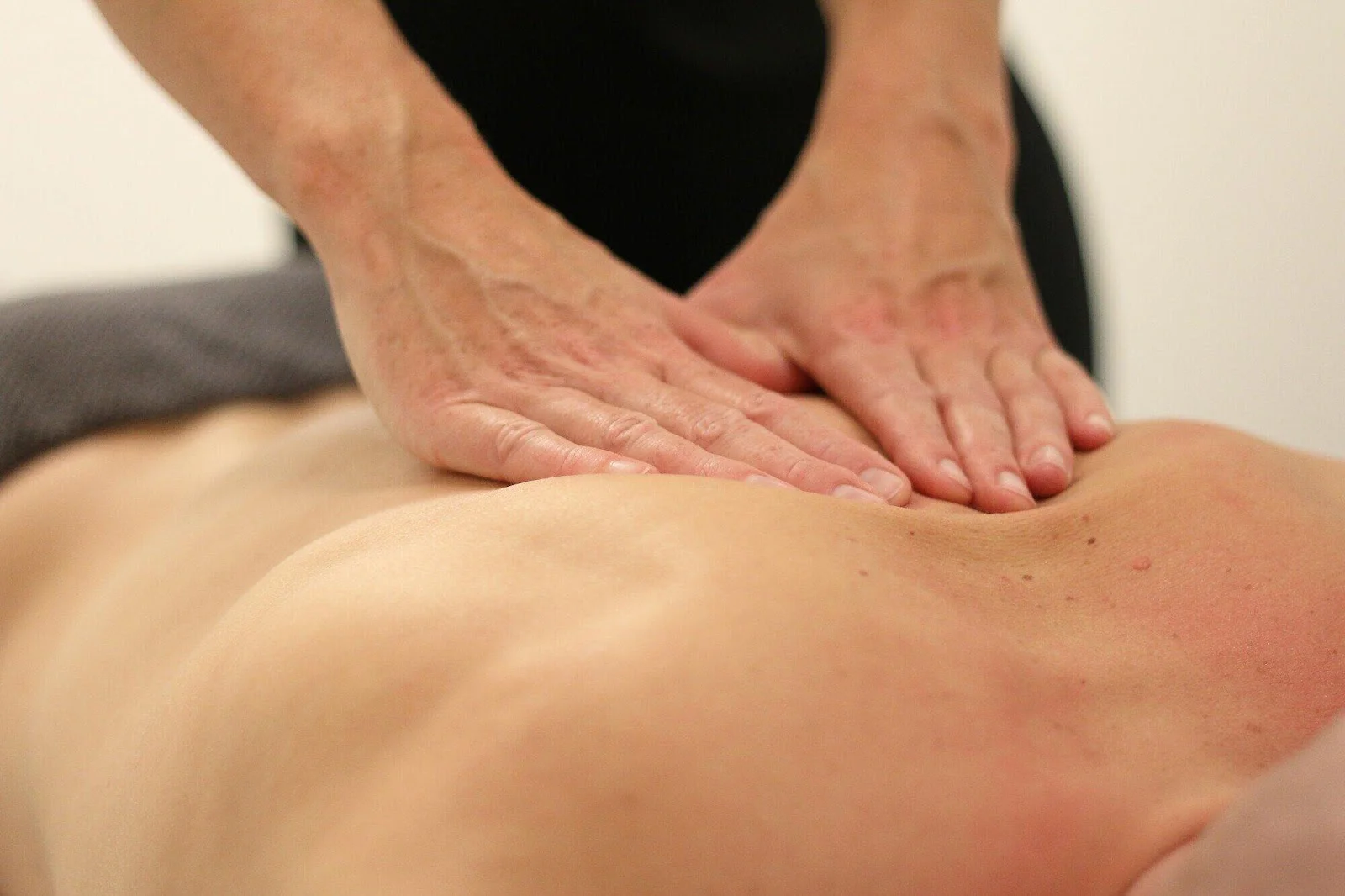 swedish vs deep tissue massage