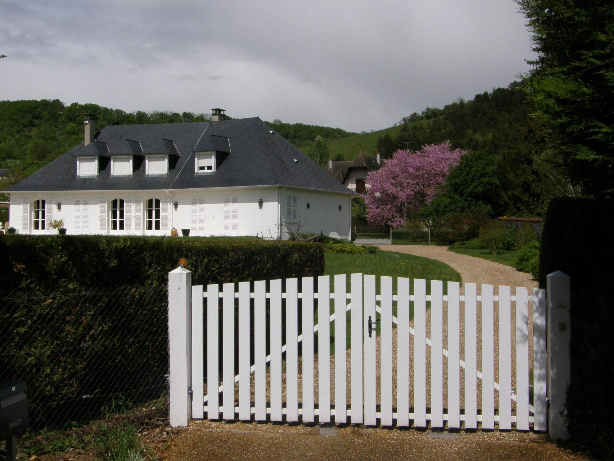 vinyl fence gate