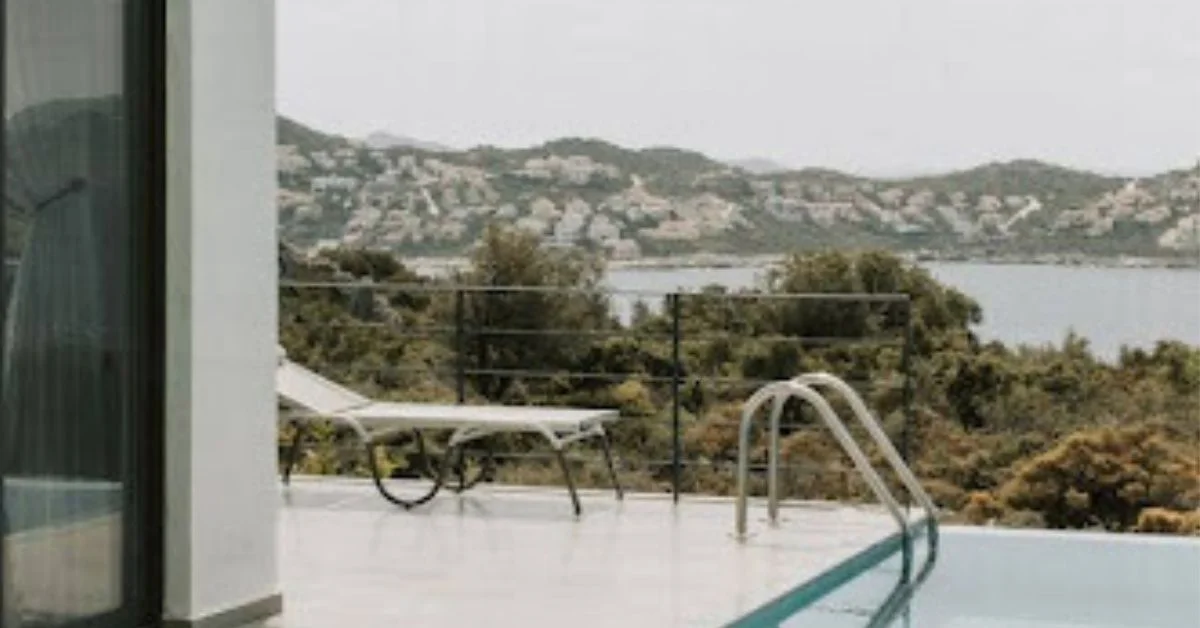 LUXURY LIVING