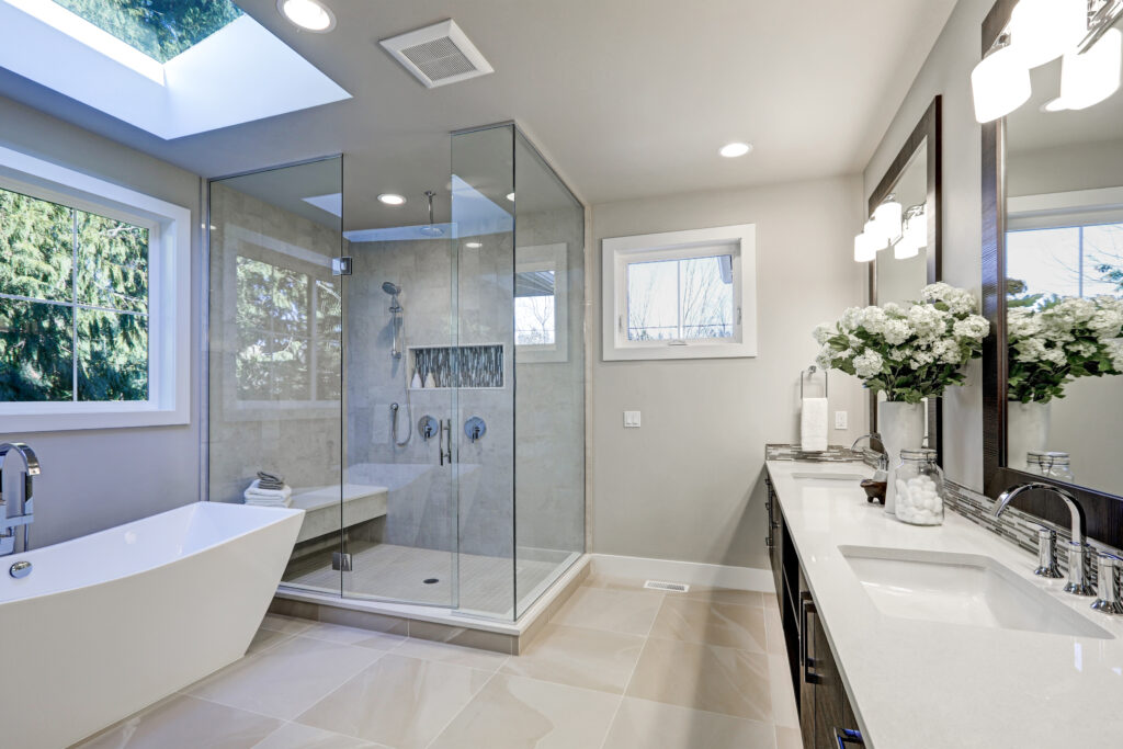 Small bathrooms present a unique challenge in home design. Limited space can make it difficult to include all the desired features while maintaining a sense of openness and comfort