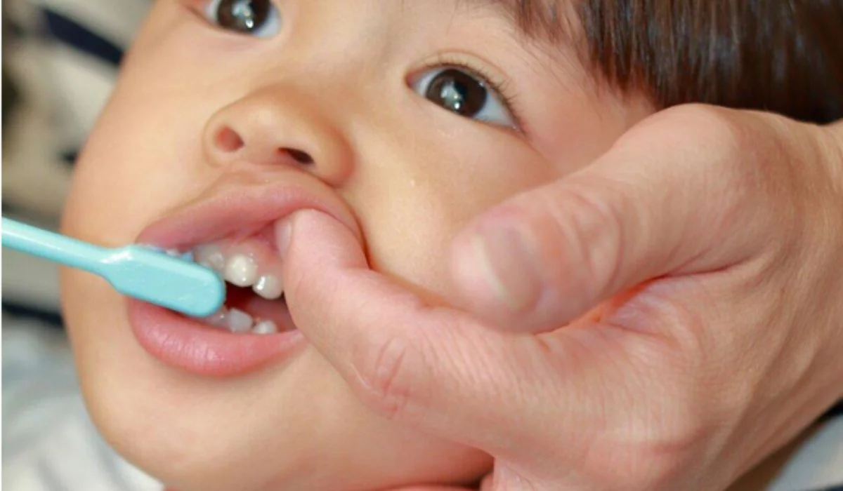 pediatric teeth cleaning