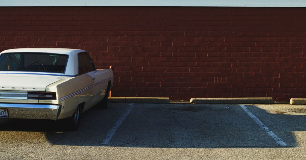 parking lot cleaning services