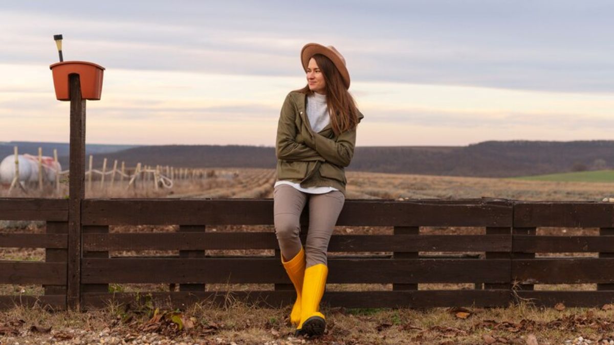 ankle-length cowgirl boots