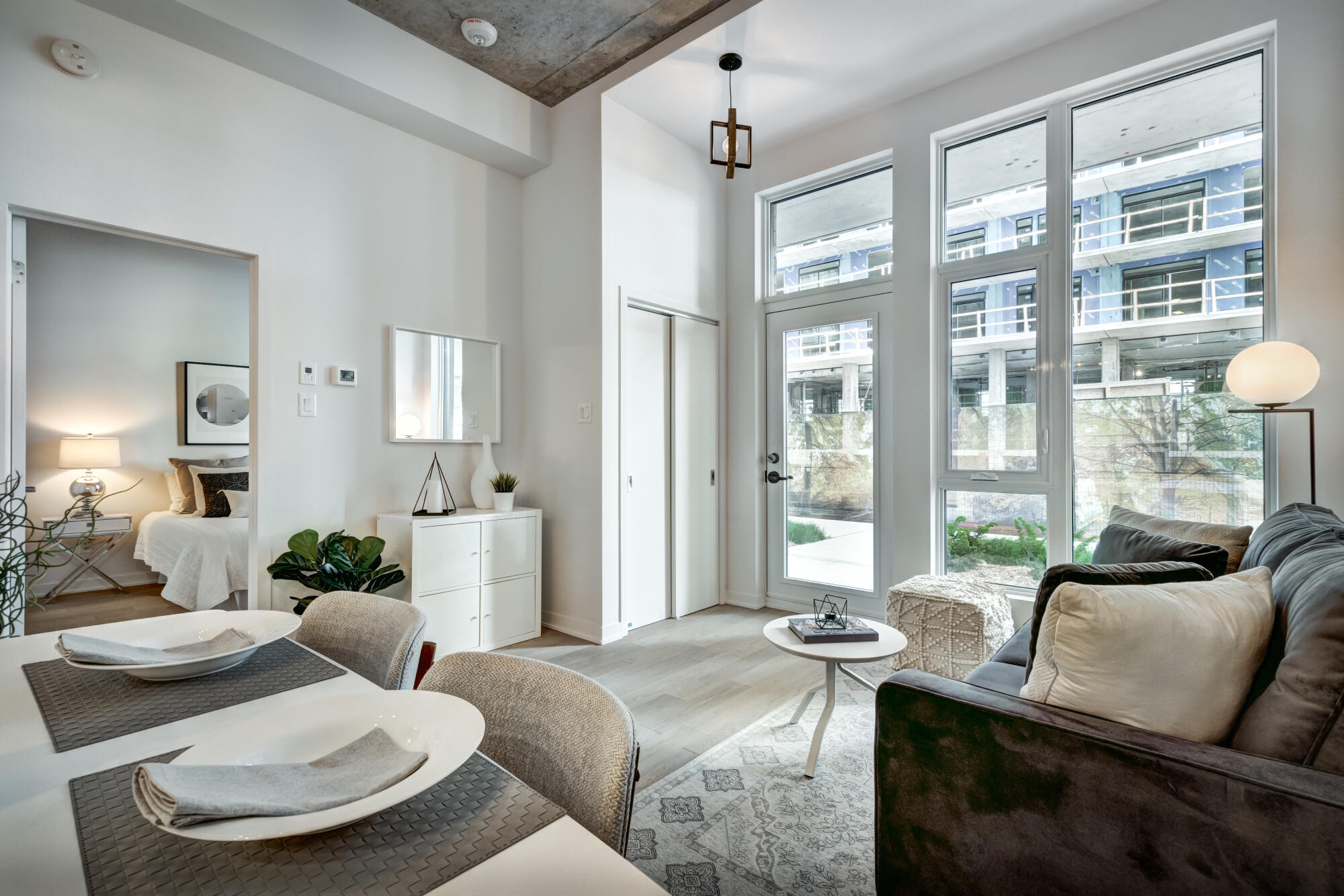 luxurious apartments' characteristics