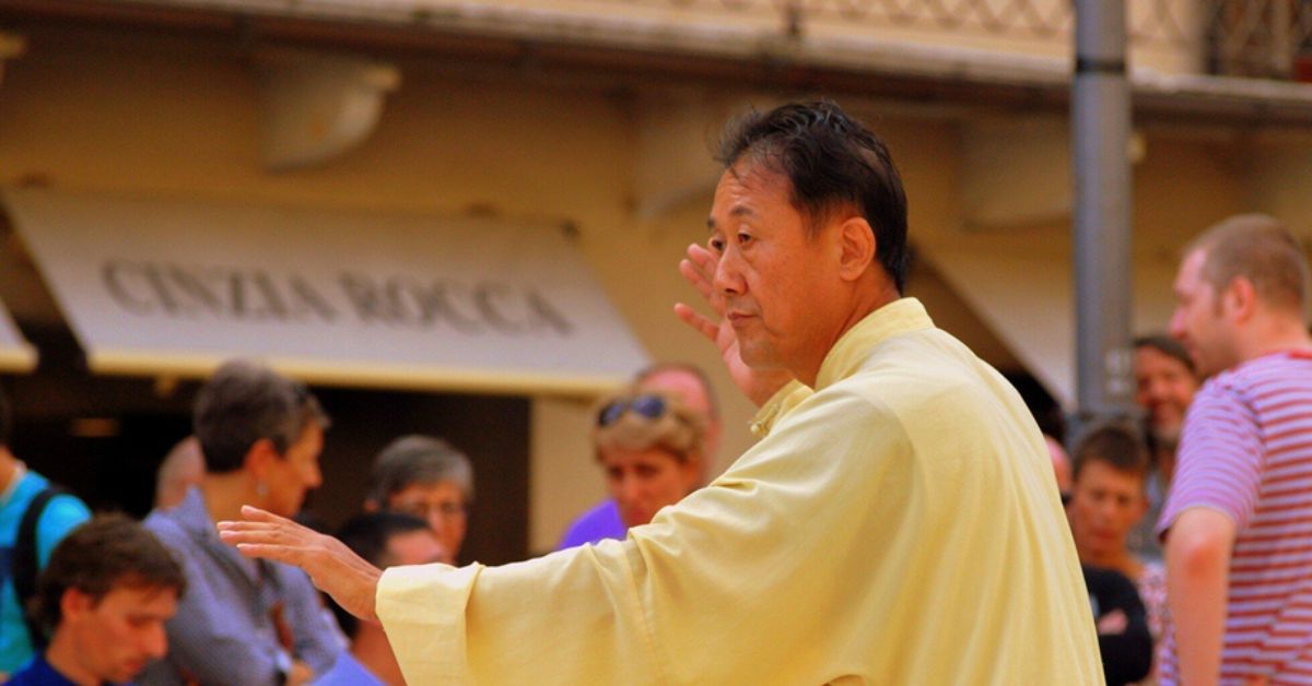 Qigong and Tai Chi both offer health benefits, but which is right for you? Discover the key differences to make an informed choice.