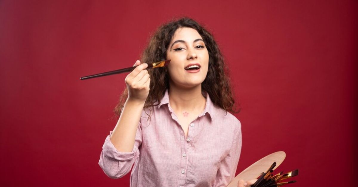 Mastering Makeup Artistry: Choosing the Perfect Brushes