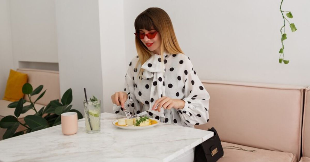 DINING EXPERIENCE